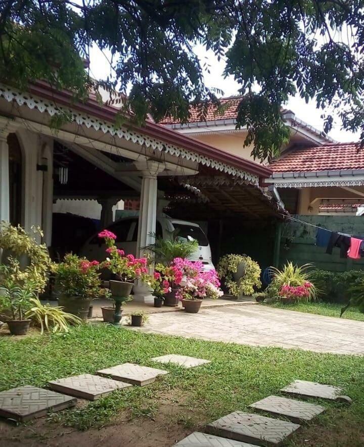 Ruslanka Homestay Ettukala Ngoại thất bức ảnh